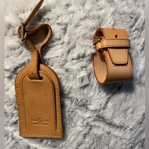 🤍Louis Vuitton ID Tag & Loop Buckle Poignet